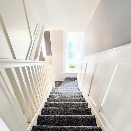Vakantiehuis Townhouse With Super Location