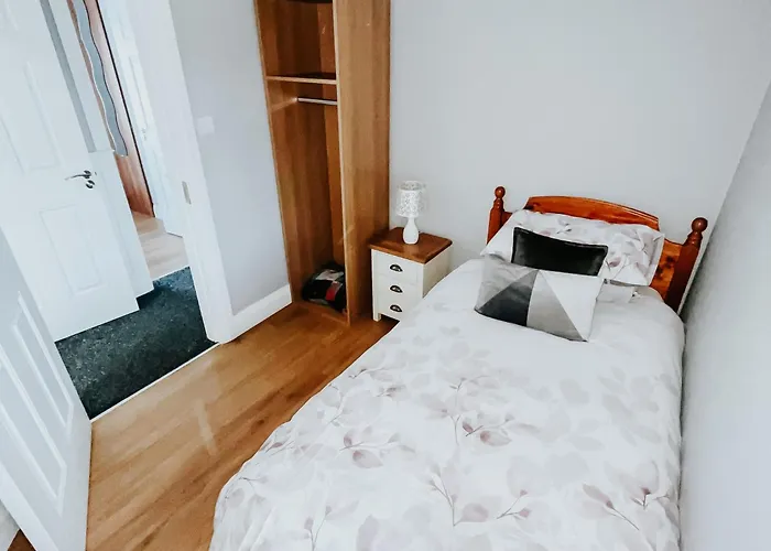 Townhouse With Super Location Cill Airne