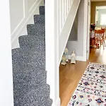 펜션 Townhouse With Super Location 킬라니