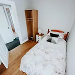 Townhouse With Super Location 킬라니