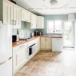 Townhouse With Super Location 펜션 킬라니